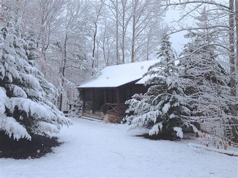 Snuggle Up In One Of These 8 Christmas Cabin Get Aways