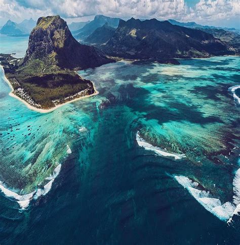 Mauritius Travel See The Underwater Waterfall At Le Morne Brabant In