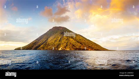 Île De Stromboli Eoliennes Banque Dimage Et Photos Alamy