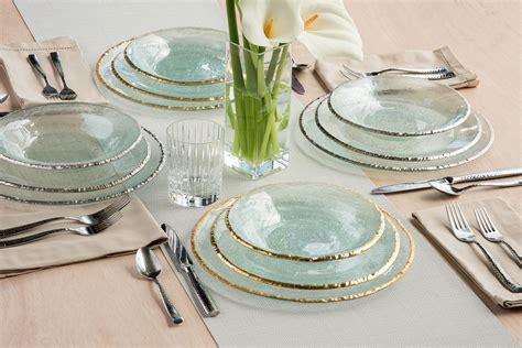 A Sleek Glass Tablescape For The Modern Bride By Annieglass Glass Dinnerware Dinnerware