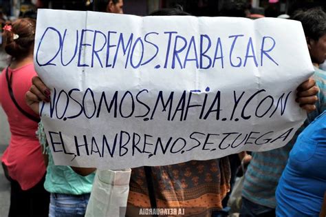 Desalojo De Vendedores Ambulantes En Liniers Tratamos De Sobrevivir