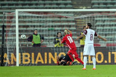 Salernitana 1919 official account #macteanimo www.ussalernitana1919.it. Serie B, Bari-Salernitana 2-1: pugliesi a un punto dalla vetta