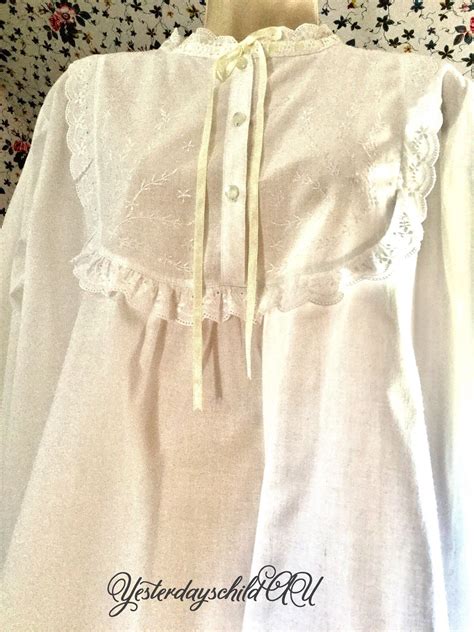 Romantic Old Fashioned Victorian Style Ladys White Cotton Nightgown
