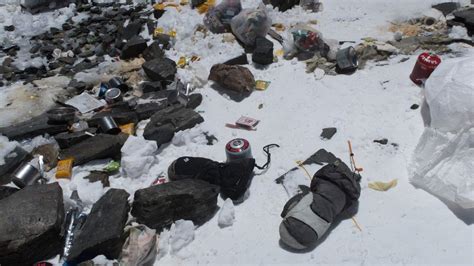 Many are visible to climbers at age 39, hannelore schmatz was the first woman to die on mount everest. Mt Everest: Mountain clean-up unearths dead bodies, tonnes of rubbish | The Advertiser