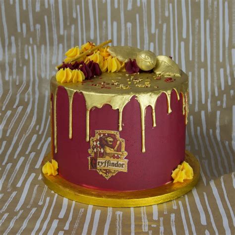 Celebrate your big day by recreating the harry potter birthday cake, you know, the one hagrid baked for harry's 11th birthday. Harry Potter Cakes! | Cat Food Cakes
