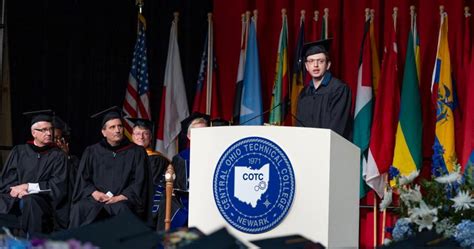 Commencement Speaker Takes “scenic Route” To Graduation Welcome To