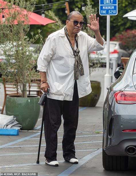 Billy Dee Williams A Dapper Legend As He Enjoys Outdoor Meal At West