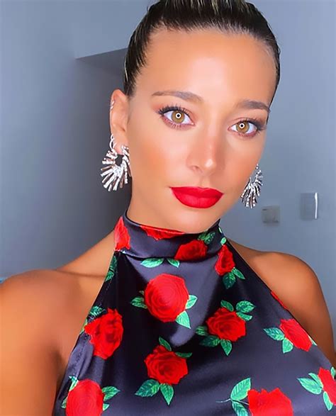 Sol perez, famously known as argentina's hottest weather girl, has left quite the treat on instagram. Sol Perez Wows Fans Squating In Sexy Tight Sport Pants ...