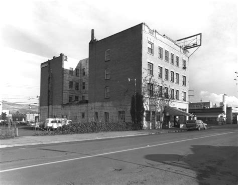 Barnum Hotel - Hotel Grand, Medford Oregon