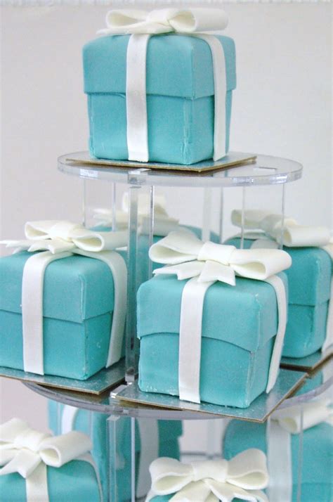 Iced Gillian And Jays Little Tiffany Box Cakes