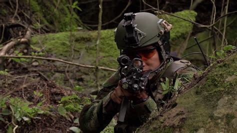 Investigan muerte de dos jóvenes a manos de miembro del ejército. Fuerzas Especiales de Colombia - YouTube