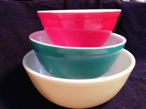 Set Of Vintage Pyrex Mixing Nesting Bowls Primary Colors My Xxx Hot Girl