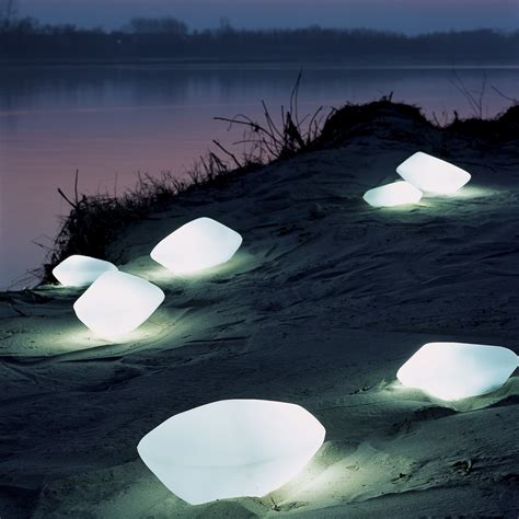 COOL: 10 Designer-Outdoorlampen, minimalistisch & chic