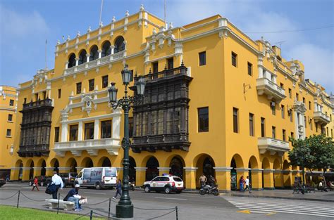Crea un viaje a medida con la familia o los amigos y disfruta de una breve escapada o de unas largas vacaciones. File:Lima, Peru - Plaza de Armas 03.jpg - Wikimedia Commons