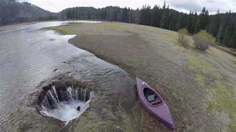 Video Captures Oregons Mysterious Lost Lake As All Of Its Water