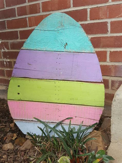 Reclaimed Pallet Easter Egg Door Hanger Etsy Easter Outdoor Diy