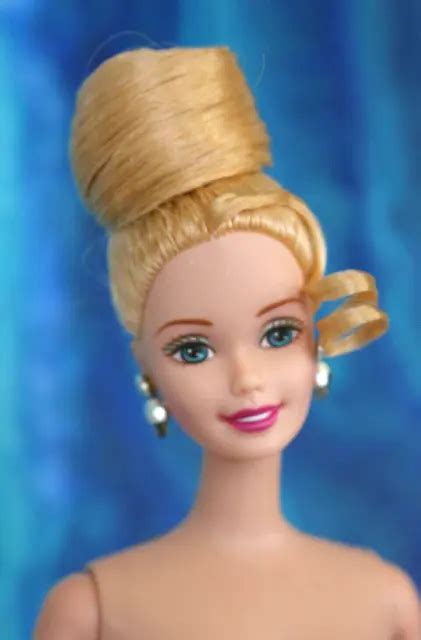 Nude Barbie Beehive Updo Curl Blonde Hair Tnt Blue Eyes Superstar Dbox
