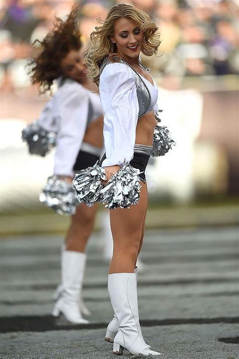 Nfl Cheerleaders Week 10 Hottest Nfl Cheerleaders Nfl Cheerleaders Raiders Cheerleaders