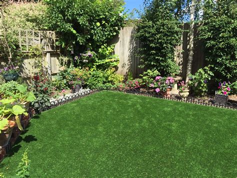 Trulawn Artificialgrass Lawn With Edging And Border Plants Looks