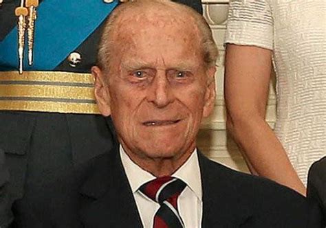 الأمير شخص رياضي ويحب الخيول والطبيعة. الكشف عن فيديو يظهر الأمير فيليب وهو يشتم