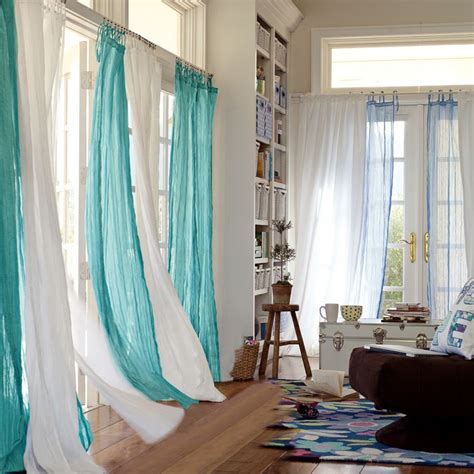 While they'll stay open most of the time to so read on for 55 of the best curtain ideas, from luxurious and over the top to tastefully discreet, to inspire your new living room look. 18 Modern Living Room Curtains Design Ideas