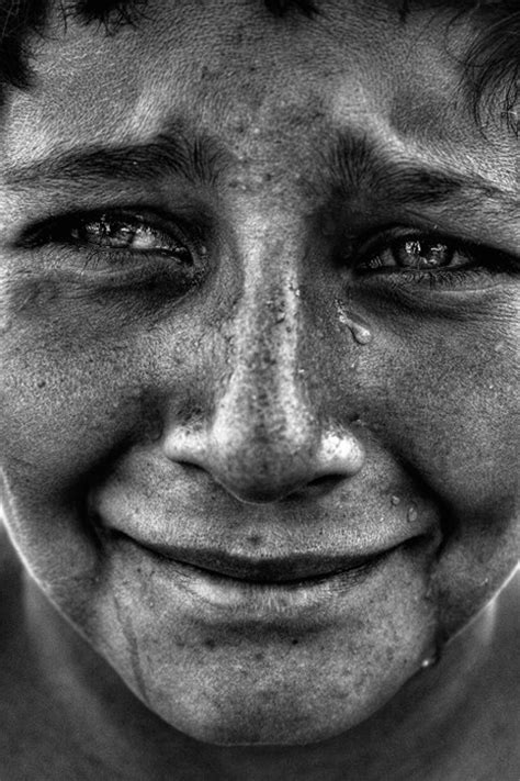 40 captivating photos that depict human emotion artofit