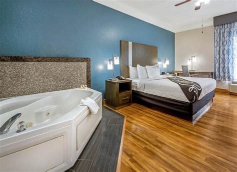 9 Romantic Hotels With Hot Tub In Room In Houston Tx