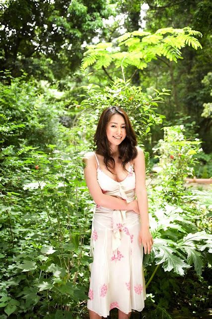 Momoko Tani Sexy In Garden Hot Girl Korean