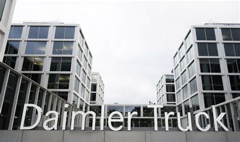 Daimler Truck vrombit en Bourse pour sa première cotation