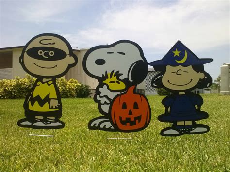 Halloween Great Pumpkin Yard Snoopy With Charlie Brown And