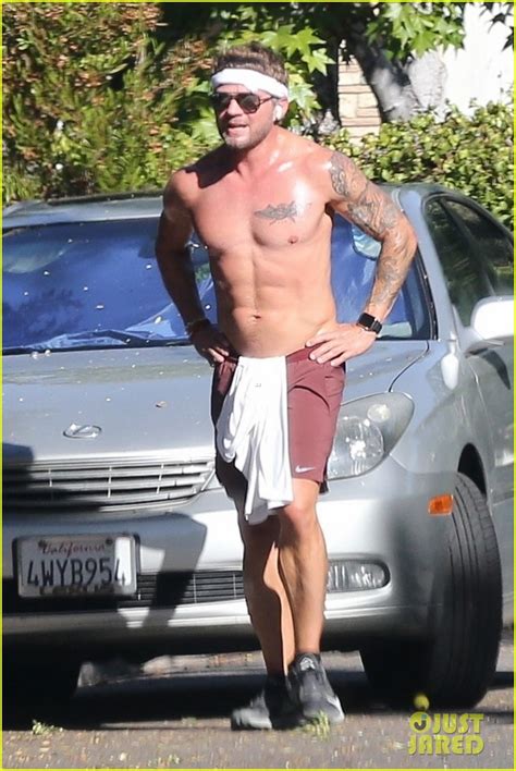 Photo Ryan Phillippe Ripped Body At 47 Shirtless Photos 27 Photo 4639173 Just Jared