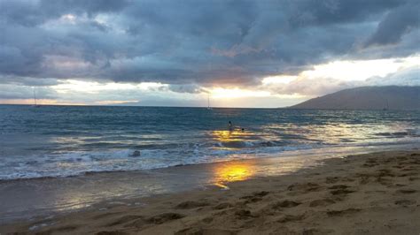 Maui Sunset At Kamaole Beach I Maui Vacation Rentals Maui Pictures