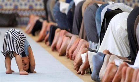 مواعيد معرض الكتاب 2020 في القاهرة وهل يعمل المعرض يوم الجمعة. مواقيت الصلاة في مصر اليوم السبت 7 نوفمبر/تشرين الثاني ...