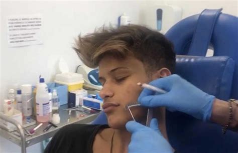 Ideatore e direttore di dr urtis clinic, network di specialisti in chirurgia estetica, dermatologia e medicina. Denis Dosio da Giacomo Urtis per ritoccarsi la faccia - le ...