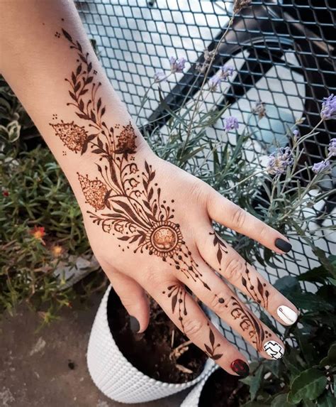 20awesome Henna Tattoos Ideas For Women Regarding The Location Of