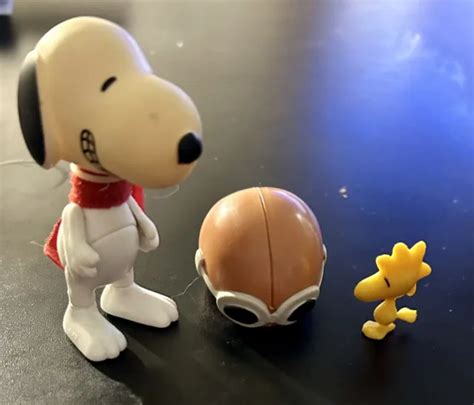 Peanuts Its The Great Pumpkin Charlie Brown Snoopy Helmet Woodstock