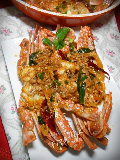Bahan2 ketam bwg puteh 2uls cincang sos cili 3 sb sos tomato 2sb tepung jagung 1sk.bancuh dgn air garam dan gula. KETAM MASAK TAUCHU | Fiza's Cooking