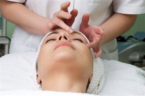 Facial Massage For Wrinkles Leaftv Spa Business Business Planning Over It Quotes Edema