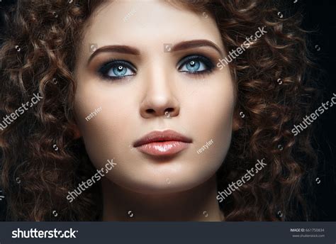 Close Portrait Beautiful Woman Face Stock Photo 661750834 Shutterstock