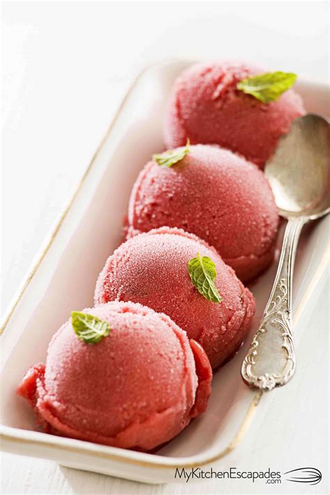 Fresh And Creamy Strawberry Sorbet Sorbet Recipes Dessert Recipes Fresh Fruit Recipes