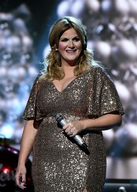 Our hearts are breaking here at teamty. Trisha Yearwood Photos - CMA 2016 Country Christmas - 134 ...