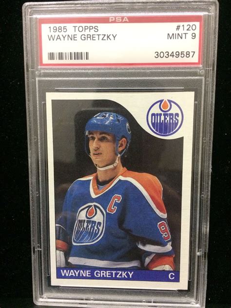 1985 Wayne Gretzky 120 Topps Hockey Trading Card Mint 9