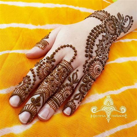 Käsitsi mehndi disain ja sõrme mehndi disain. Latest & Best Eid Mehndi Designs (3) - StylesGap.com