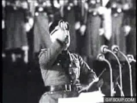 Share the best gifs now >>>. Boia Chi Molla il Blog.: Benito Mussolini è ancora Cavaliere