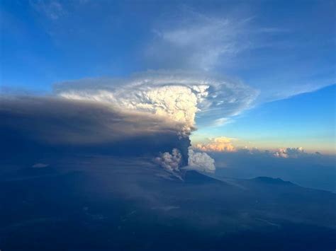 Flights Cancelled Residents To Evacuate As Papua New Guinea Volcano