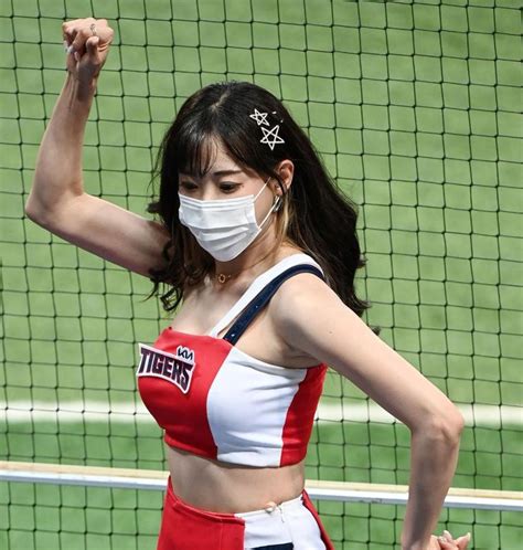 Cheerleader Kim Hanna Acegag