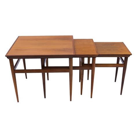 Mid Century Modern Nesting Tables By Heritage