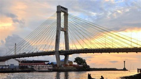 Warga Risih Jembatan Soekarno Di Manado Jadi Tempat Mesum