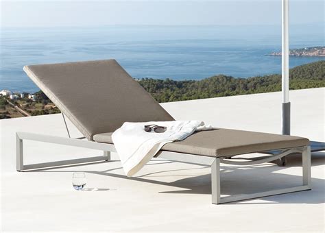 Manutti Liner Sun Lounger Modern Garden Furniture Sun Loungers