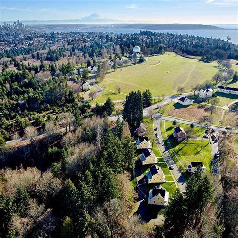 Former Military House In Seattles Discovery Park Goes On Market The